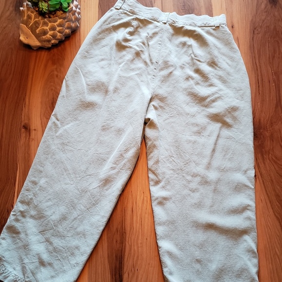 Tommy Bahama Aqua Color Silk Crop/Capri Pant. - Picture 3 of 6